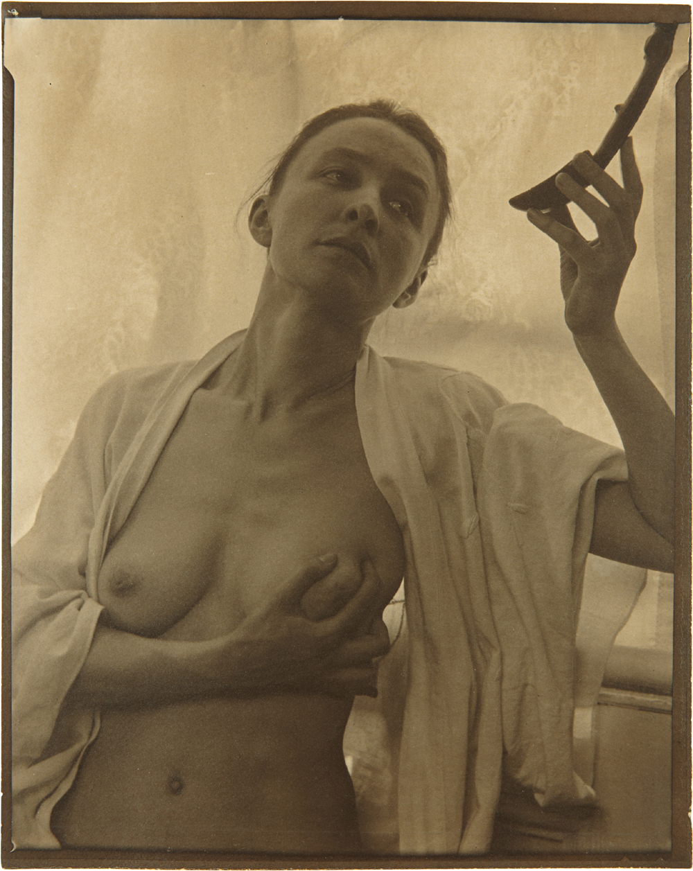 Georgia_O'Keeffe_by_Stieglitz,_1919
